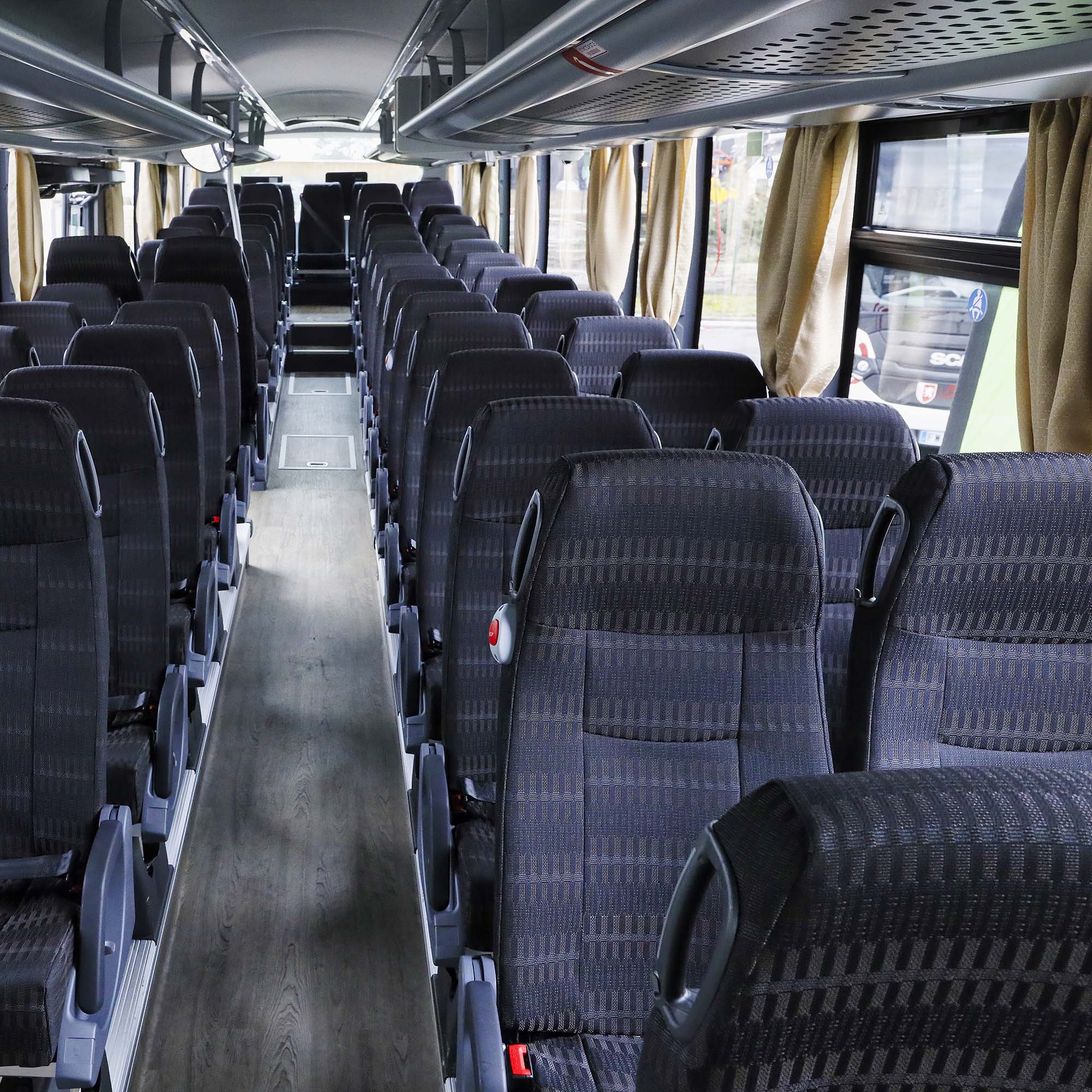 A l'intérieur d'un car régional