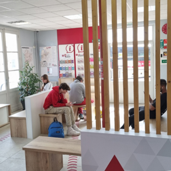 espace attente gare routière de Libourne