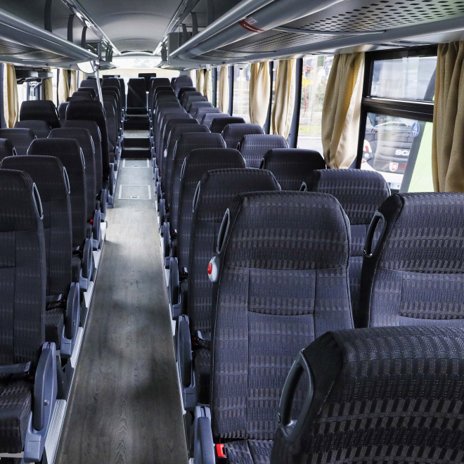 A l'intérieur d'un car régional