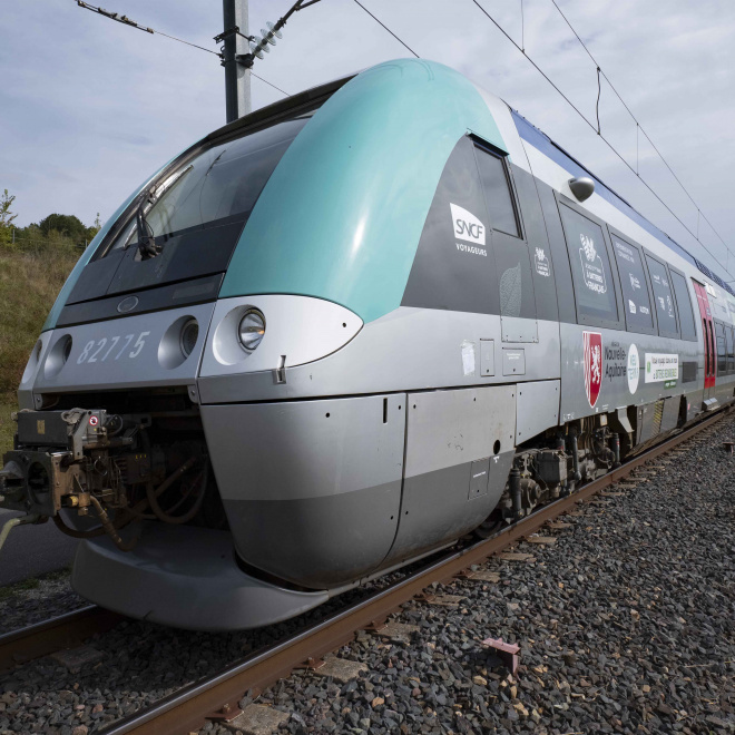 Le TER à batteries rechargeables sur les rails