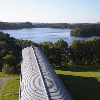 Aller au lac de Vassivière en train plus car