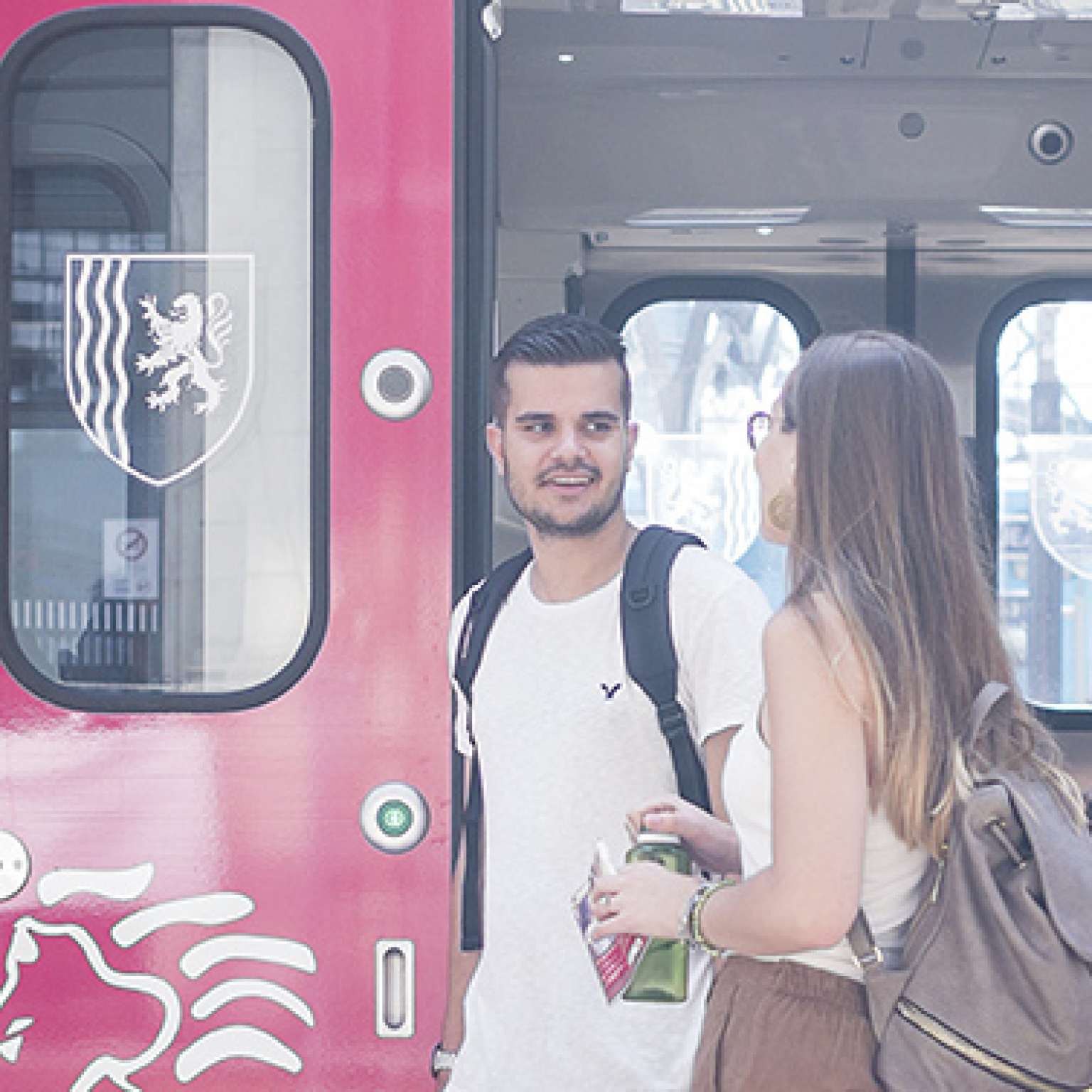TER Nouvelle-Aquitaine à quai portes ouvertes